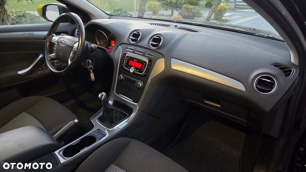Ford Mondeo 2.0 Trend X - 13