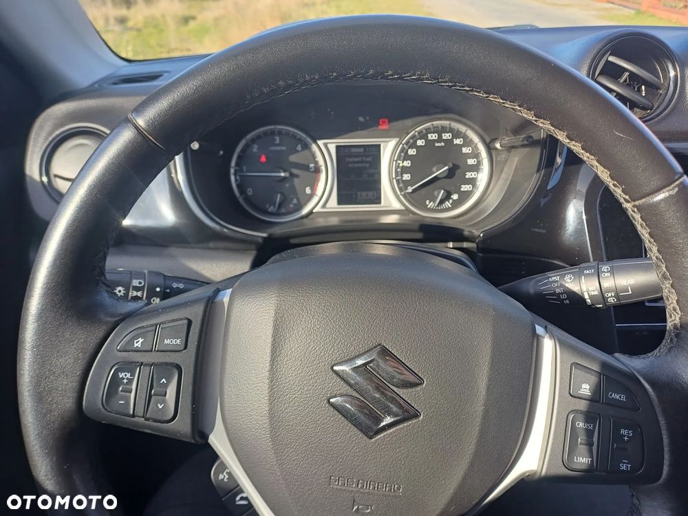 Suzuki Vitara 1.6 DDiS (4x4) Allgrip Comfort+ - 11