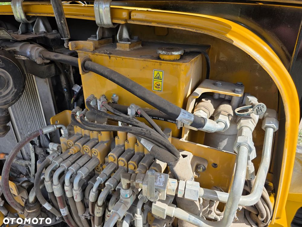 Caterpillar CAT 305 - 28