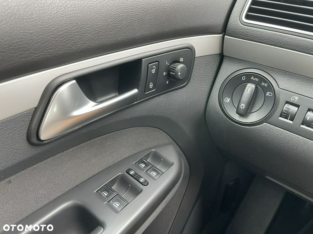 Volkswagen Touran 1.6 TDI DPF Comfortline - 12