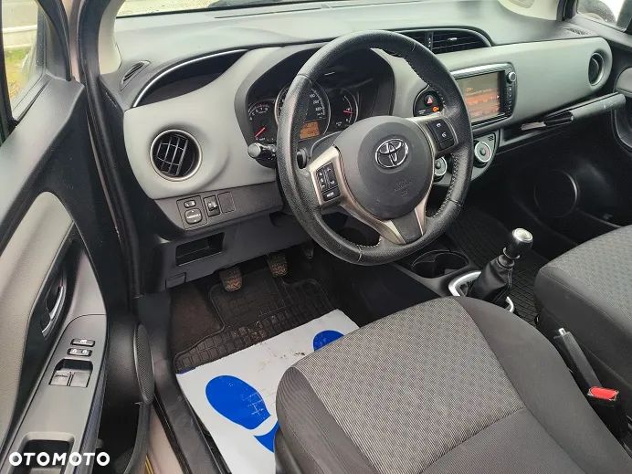 Toyota Yaris 1.33 Premium - 10