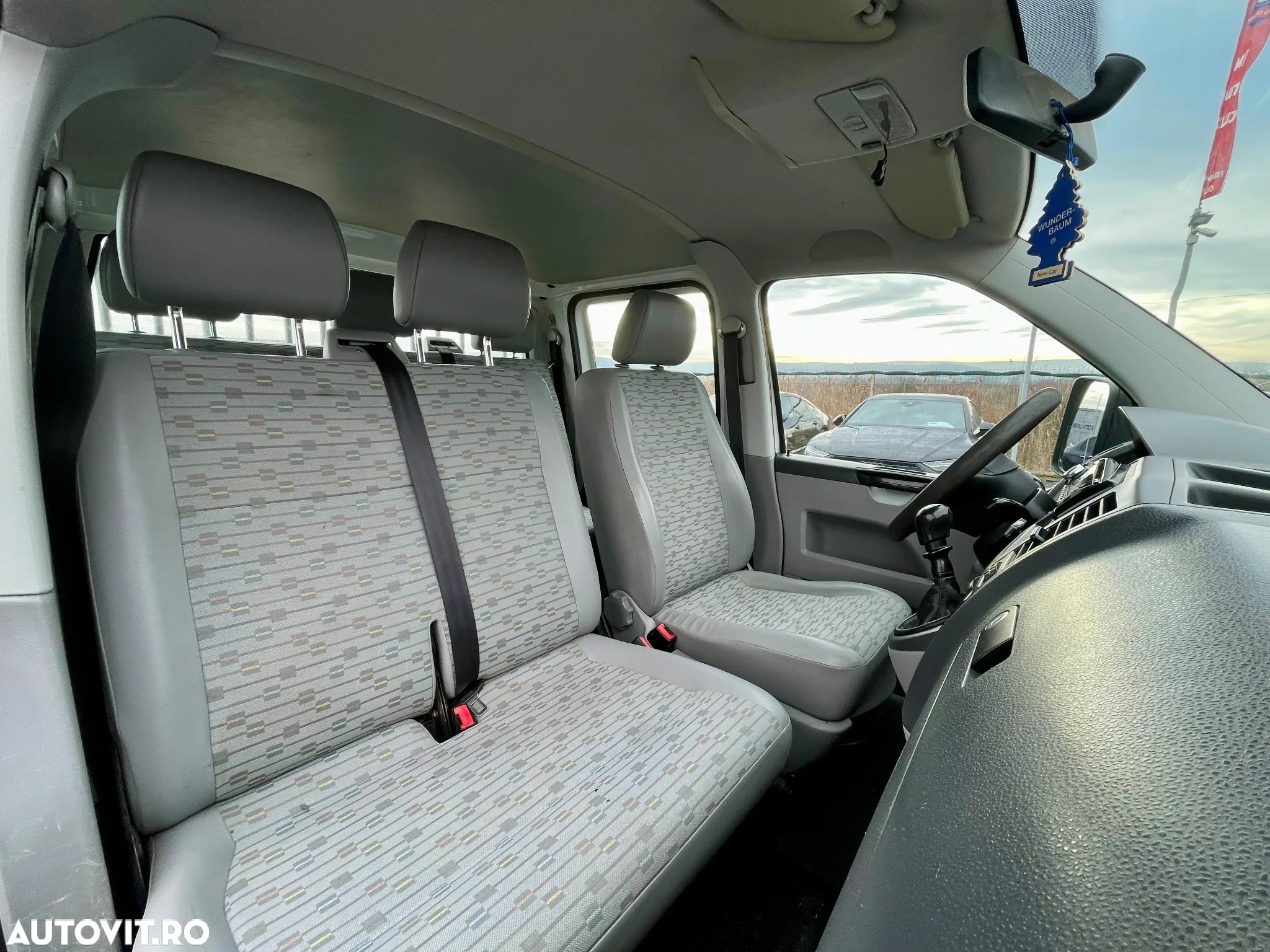 Volkswagen Transporter - 28