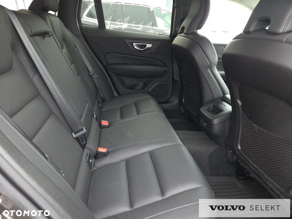 Volvo V60 B4 B Plus Dark - 13