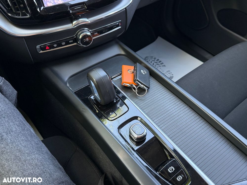 Volvo XC 60 B5 D AWD Geartronic Momentum - 26