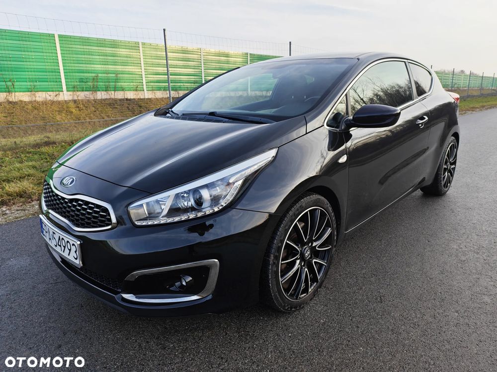Kia Ceed - 16