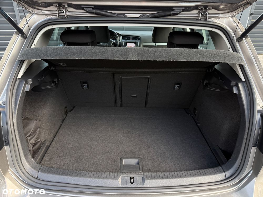 Volkswagen Golf 1.2 TSI BMT Comfortline - 23