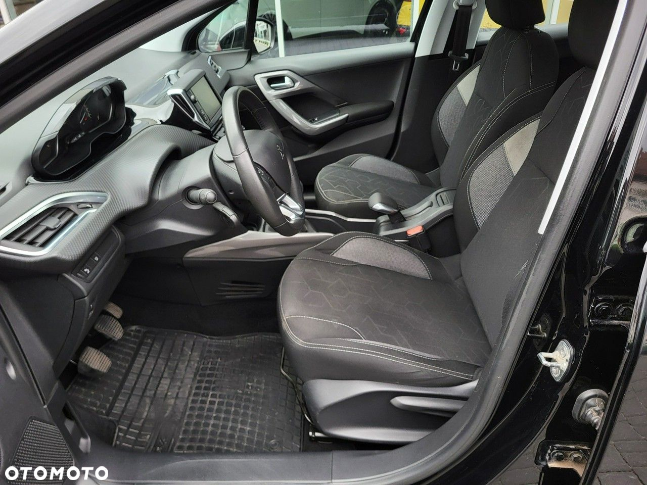 Peugeot 2008 - 10