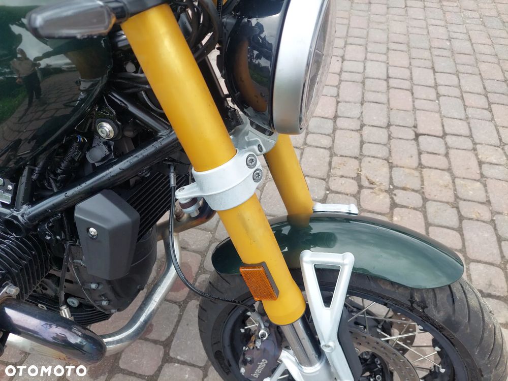 BMW R - 9