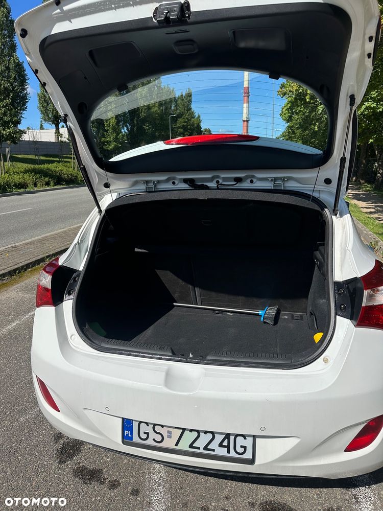 Hyundai i30 blue 1.6 CRDi Classic - 9
