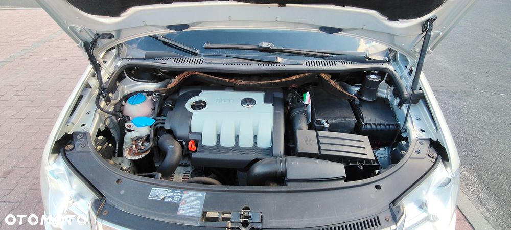 Volkswagen Touran 1.9 TDI DPF BlueMot Trendline - 12