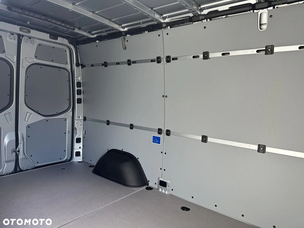 Mercedes-Benz Sprinter - 5