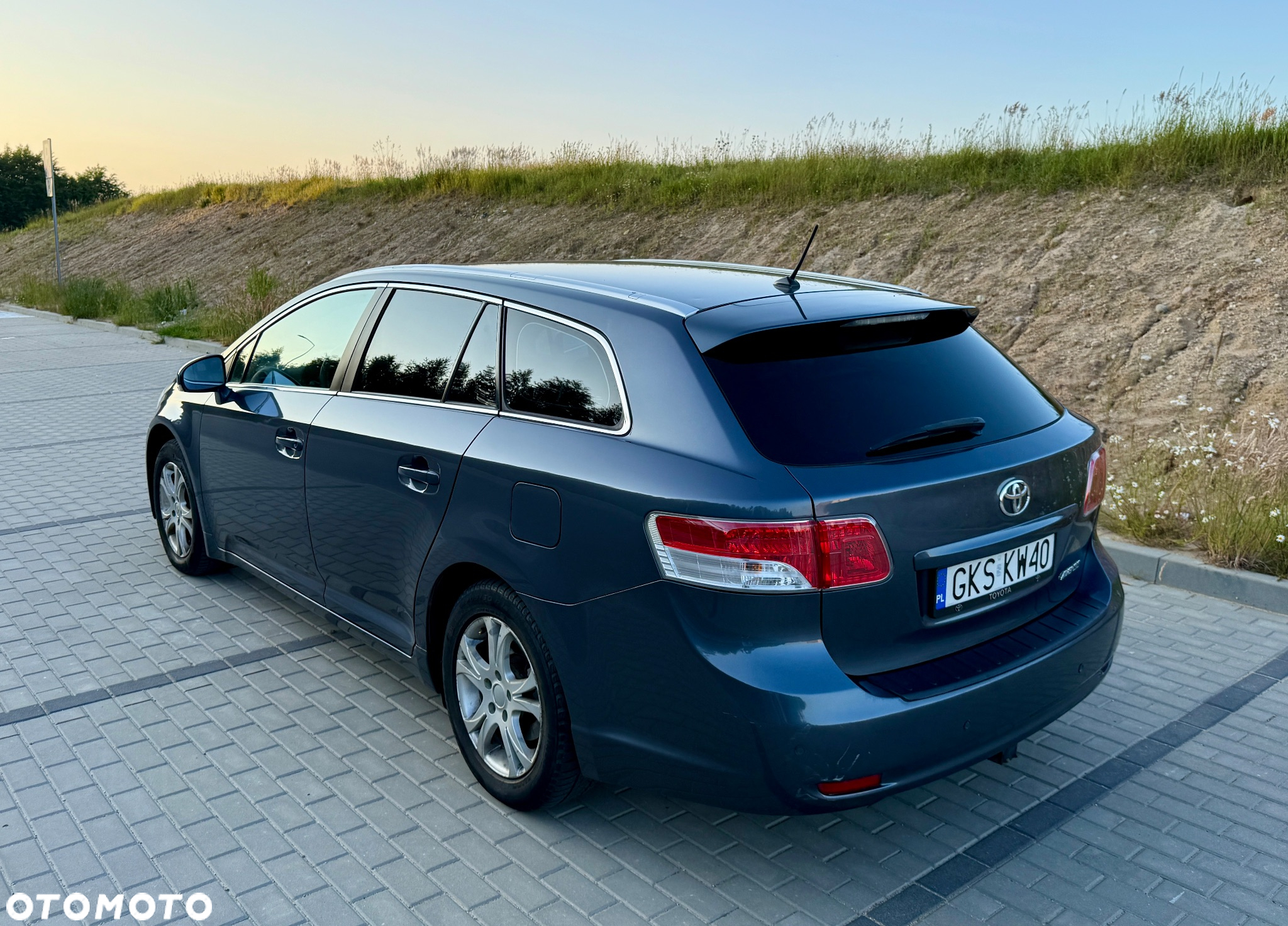 Toyota Avensis 2.0 D-4D Combi Travel - 4