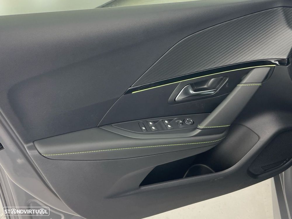 Peugeot 208 1.2 Hybrid GT e-DCS6 - 17