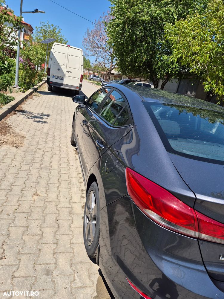 Hyundai Elantra 1.6 MPi Classic - 2