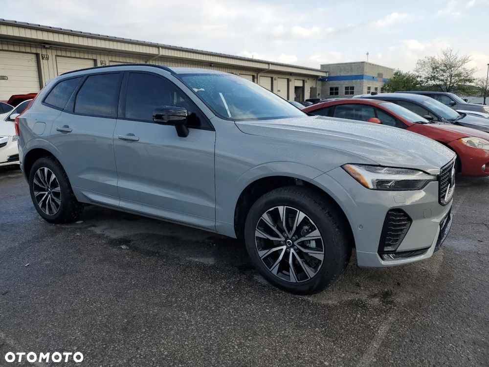 Volvo XC 60 B5 B AWD Plus Black Edition - 5