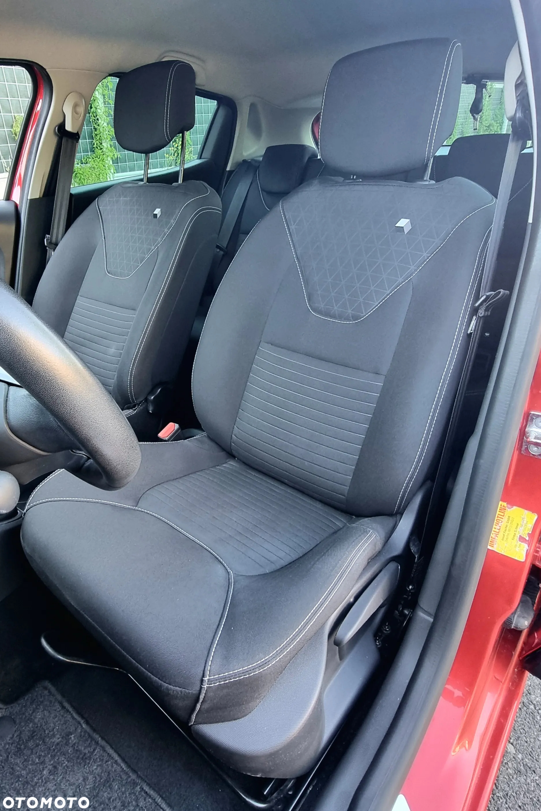Renault Clio 1.2 16V Limited EU6 - 12