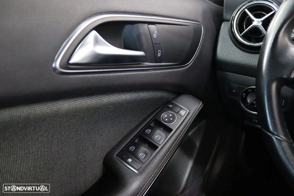 Mercedes-Benz A 180 CDI (BlueEFFICIENCY) Urban - 11