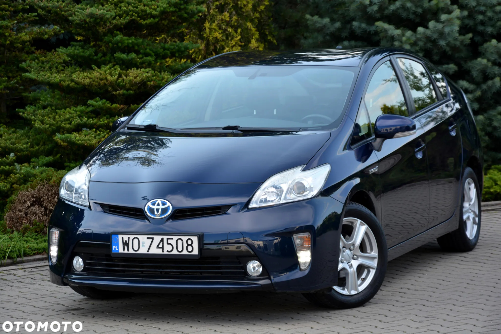 Toyota Prius (Hybrid) Executive - 4