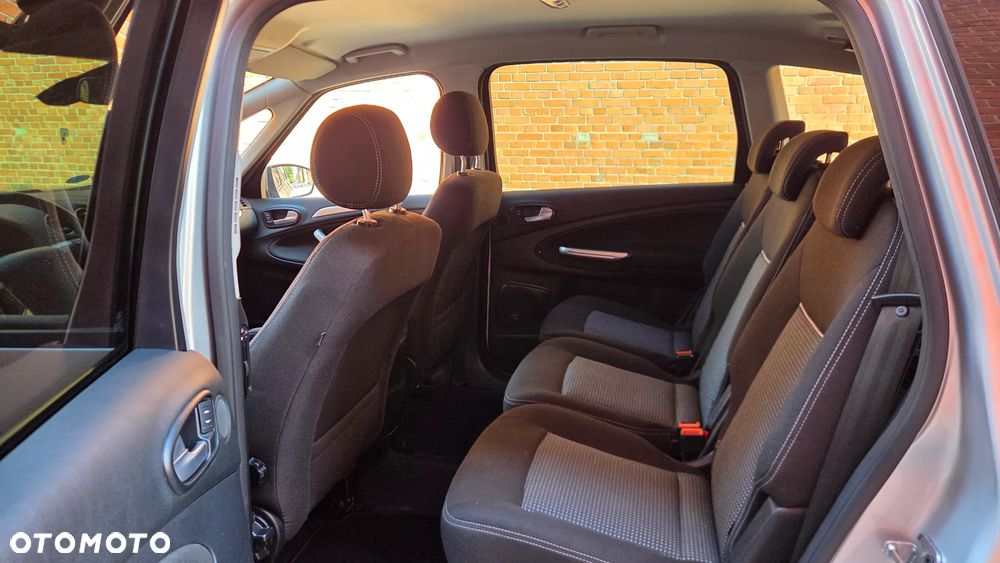 Ford S-Max 2.0 TDCi DPF Titanium - 19