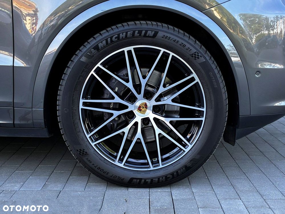 Porsche Cayenne - 13