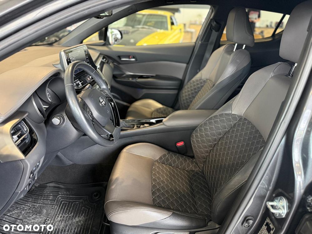 Toyota C-HR 2.0 Hybrid Executive - 8