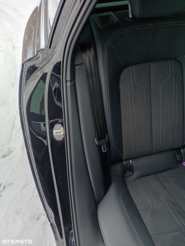 Audi A6 Avant - 16