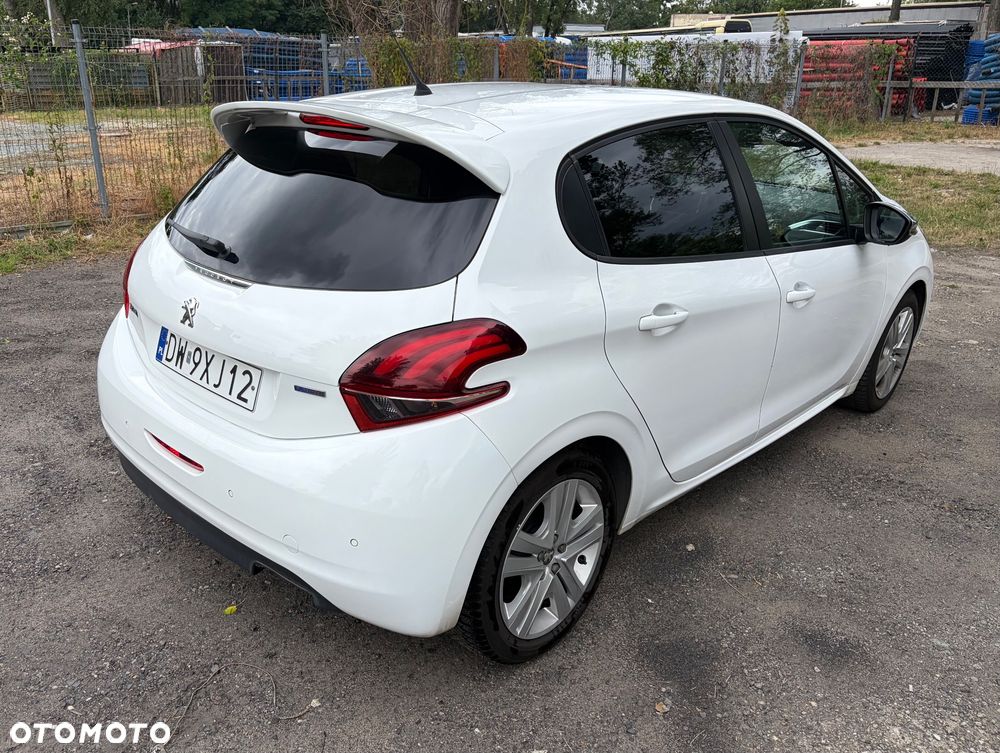 Peugeot 208 - 4