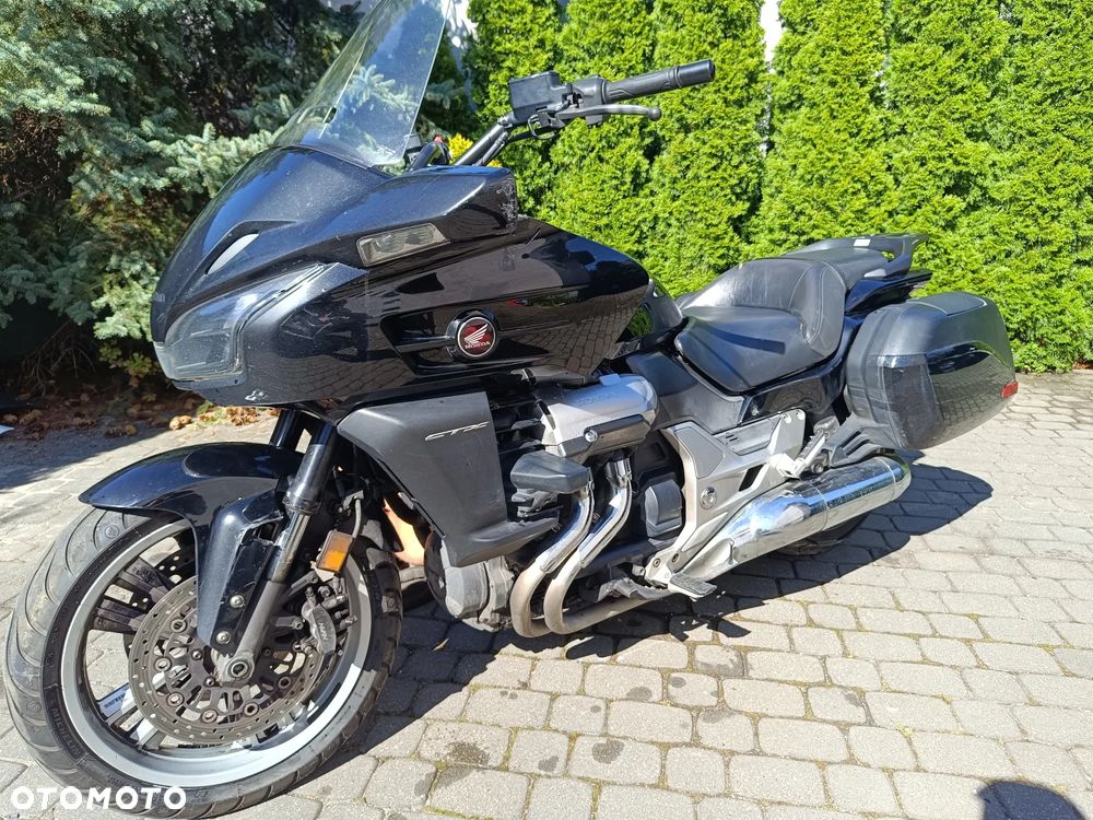 Honda CTX - 33