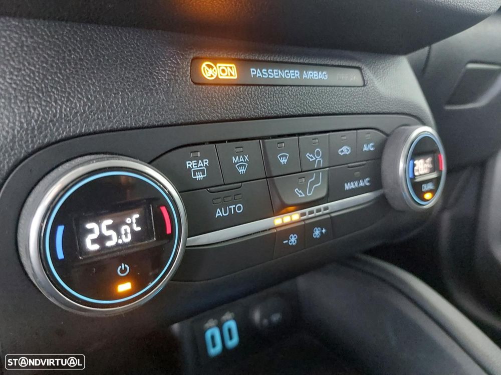 Ford Kuga 1.5 TDCi EcoBlue Titanium - 44