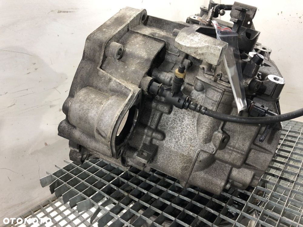 SKRZYNIA BIEGÓW  VW CRAFTER Skrzynia (SY_, SX_) 2016 - 2022 2.0 TDI 130 kW [177 KM] olej napędowy - 2