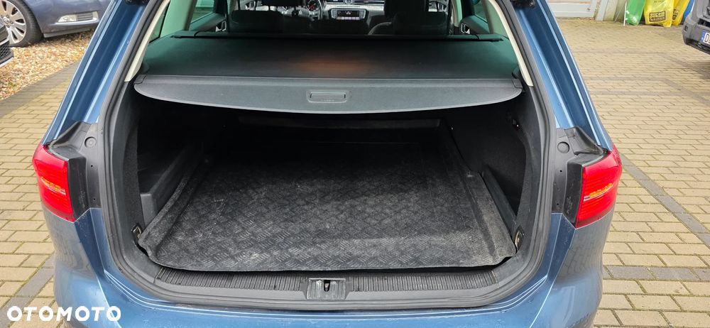 Volkswagen Passat 2.0 TDI SCR DSG 4Motion Business - 25