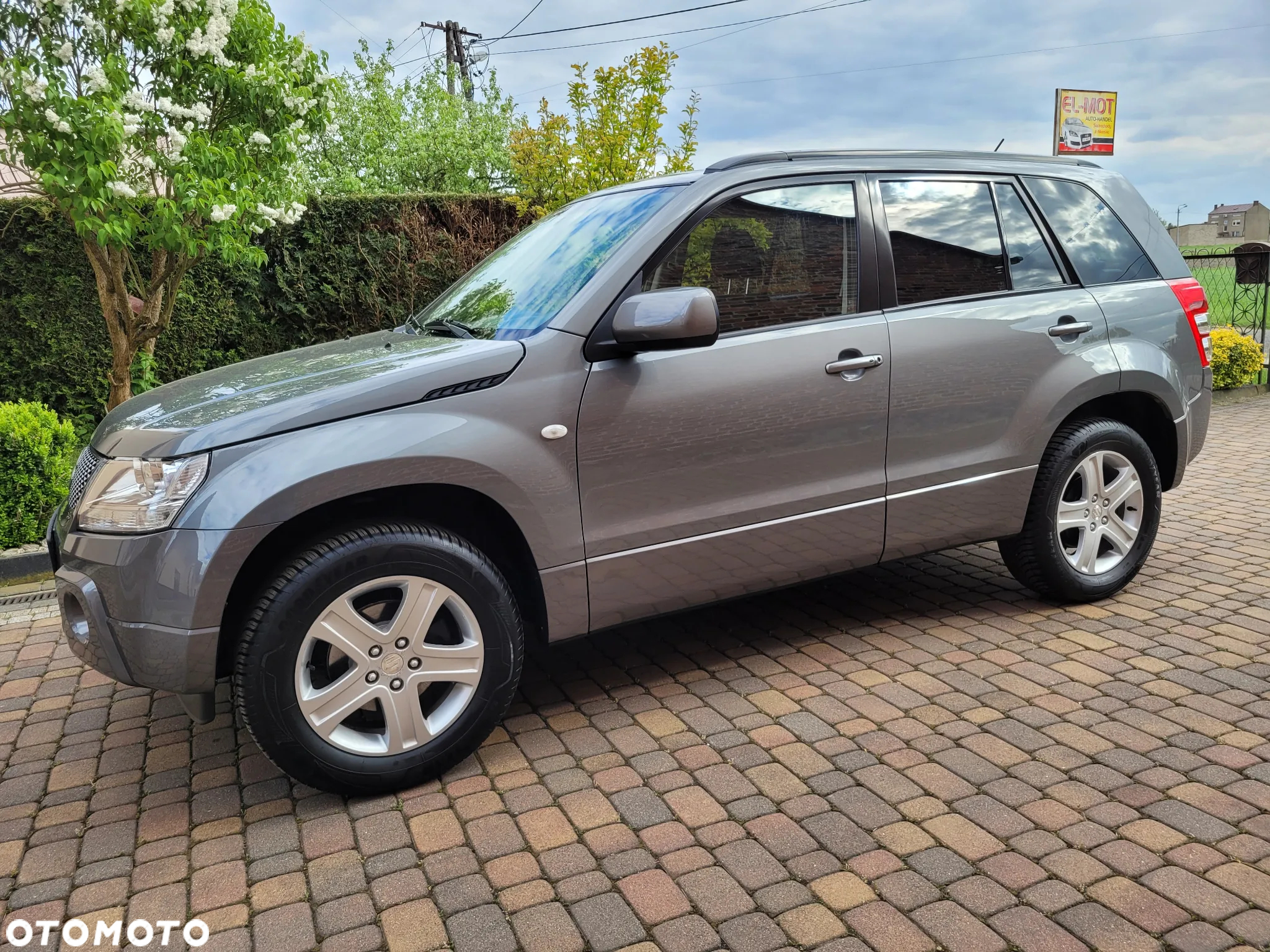 Suzuki Grand Vitara 2.0 Comfort + - 2