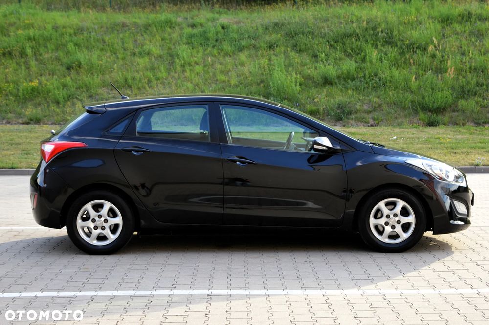 Hyundai i30 blue 1.6 CRDi YES Gold - 29