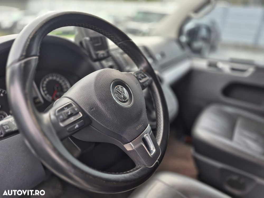 Volkswagen Multivan - 10