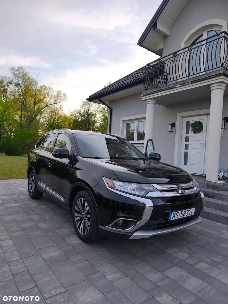 Mitsubishi Outlander - 1