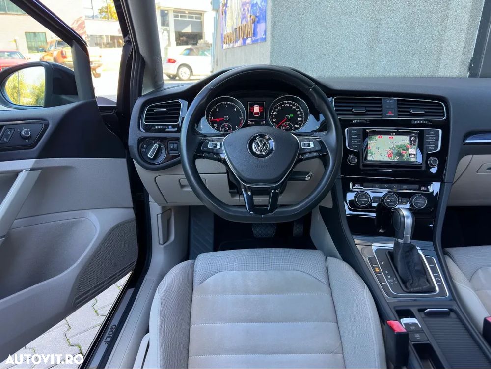 Volkswagen Golf 1.6 TDI DPF BlueMotion Technology DSG Comfortline - 30