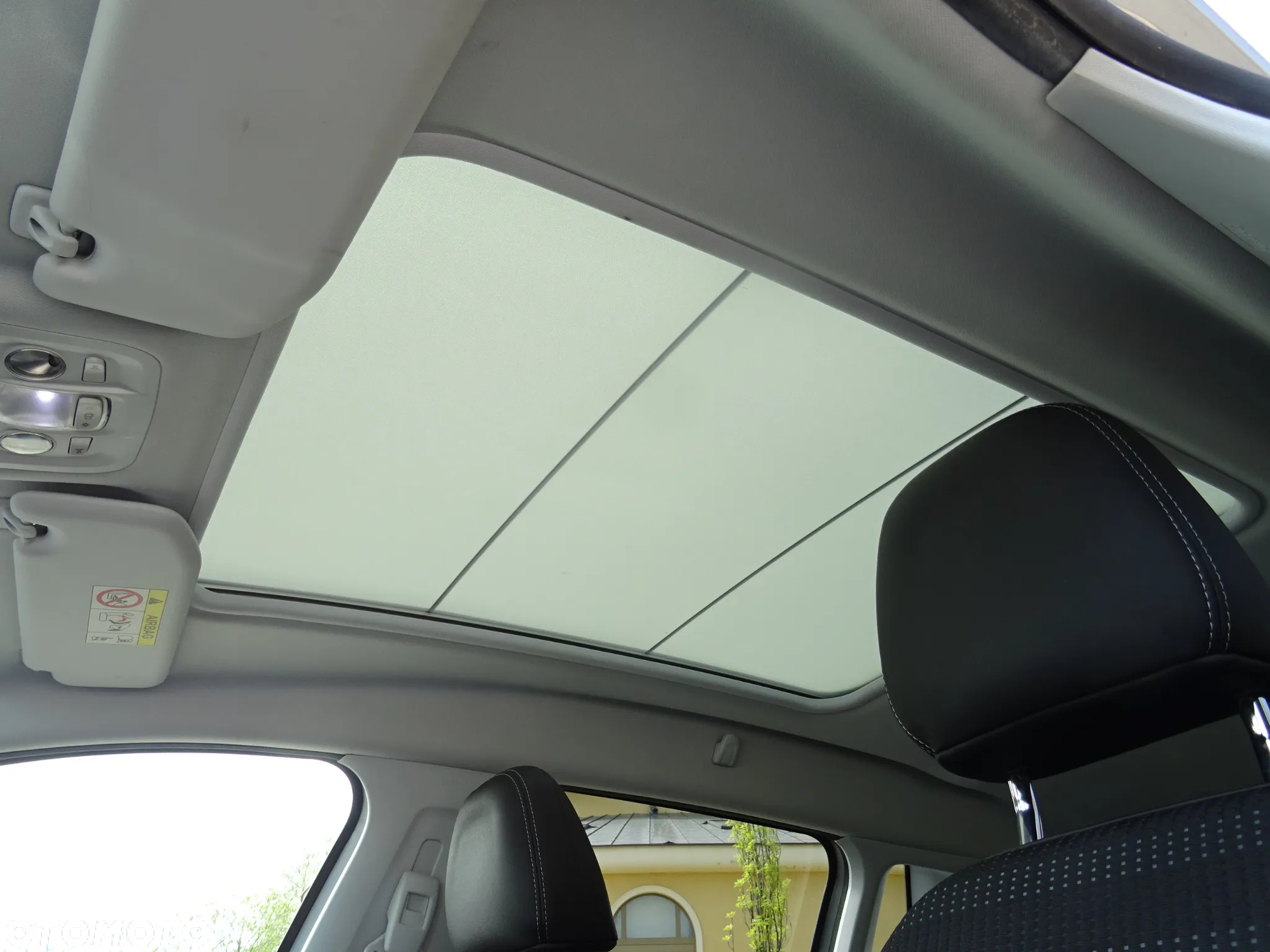Peugeot 2008 1.2 Pure Tech GPF Allure S&S - 25