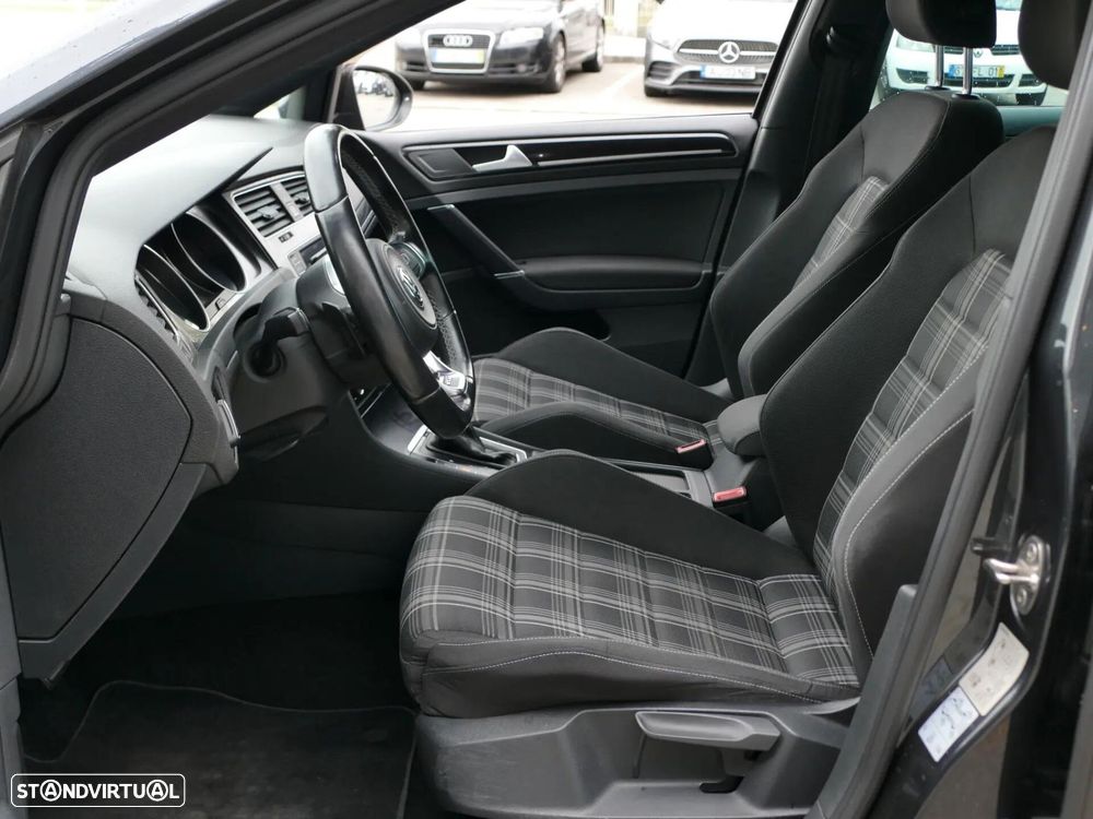 VW Golf Variant 2.0 TDi GTD DSG - 30