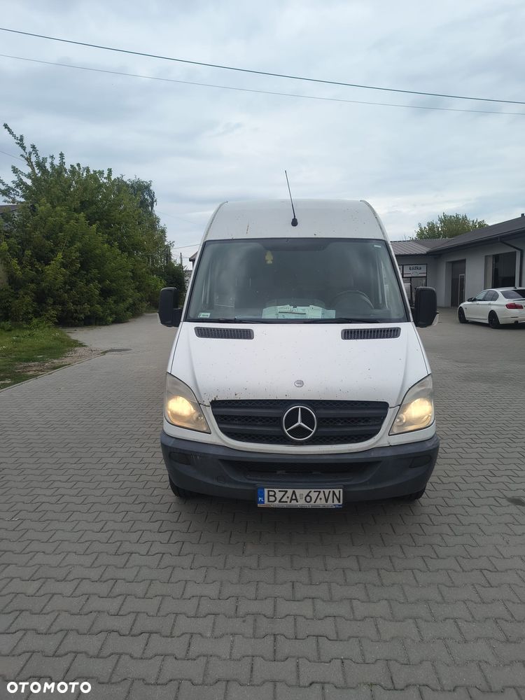 Mercedes-Benz Sprinter - 4