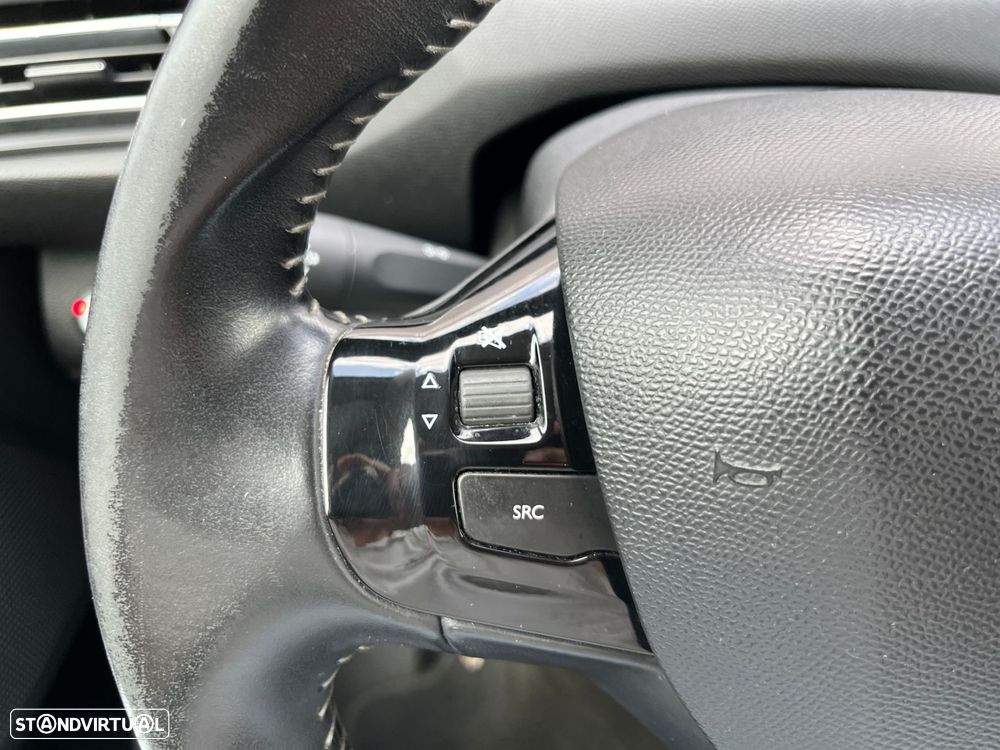 Peugeot 308 SW 1.2 PureTech Allure - 21