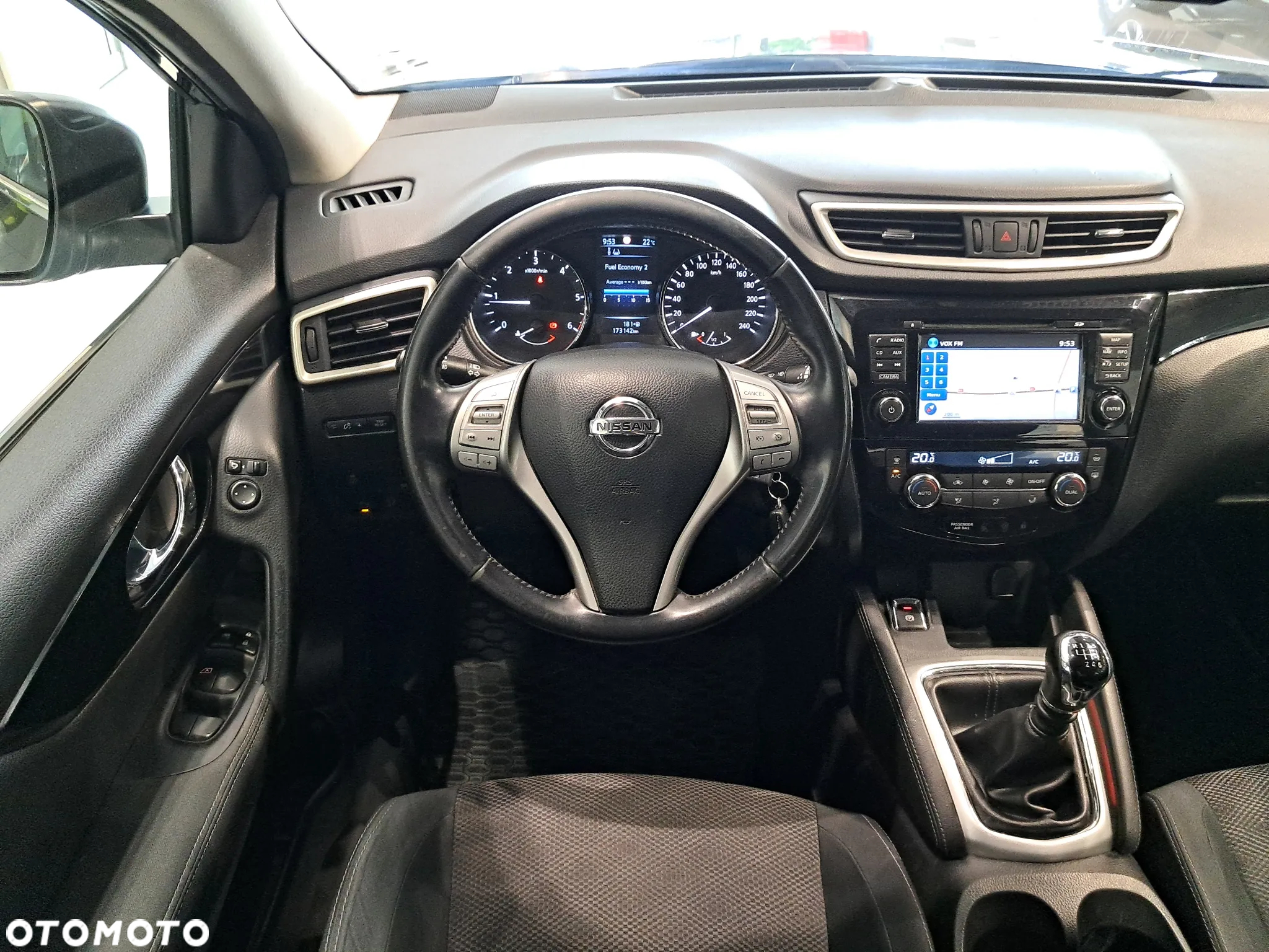 Nissan Qashqai 1.6 dCi N-Connecta - 14