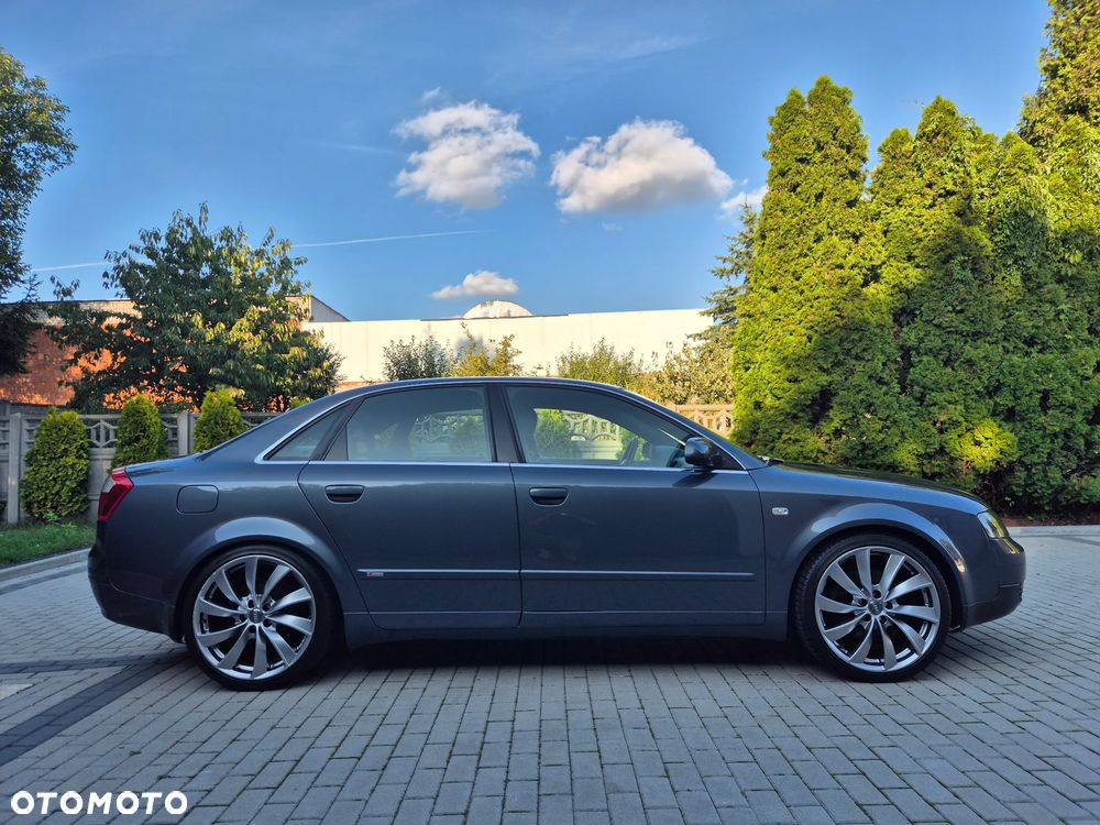 Audi A4 Limousine - 15