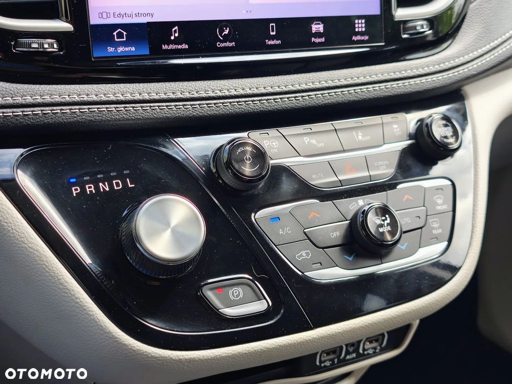 Chrysler Pacifica - 29