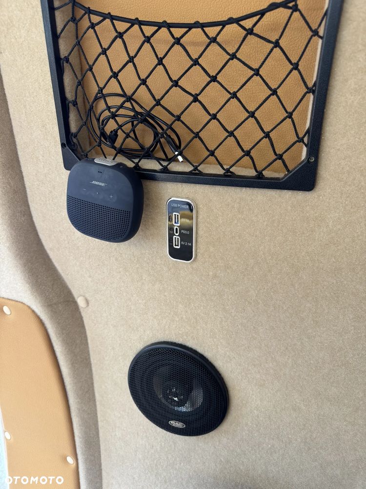 Volkswagen T5 Campervan - 33