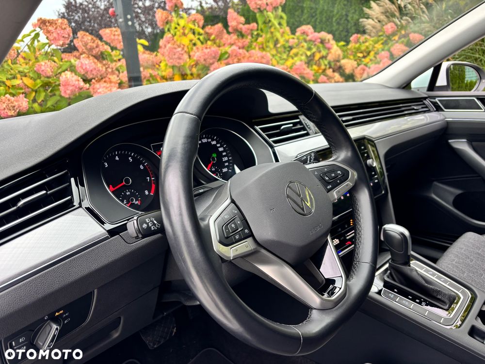 Volkswagen Passat - 28