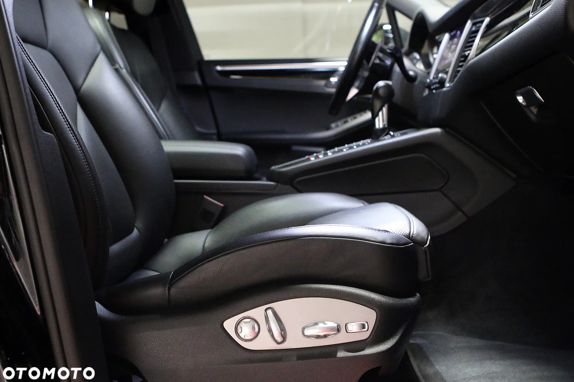 Porsche Macan S - 23