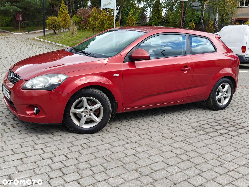 Kia Ceed - 31
