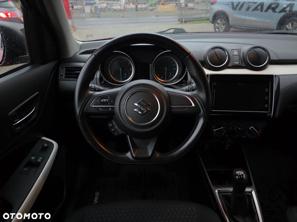 Suzuki Swift 1.2 SHVS Premium Plus - 8