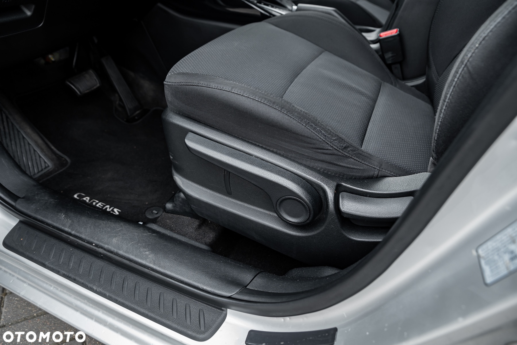 Kia Carens 1.7 CRDi L - 22