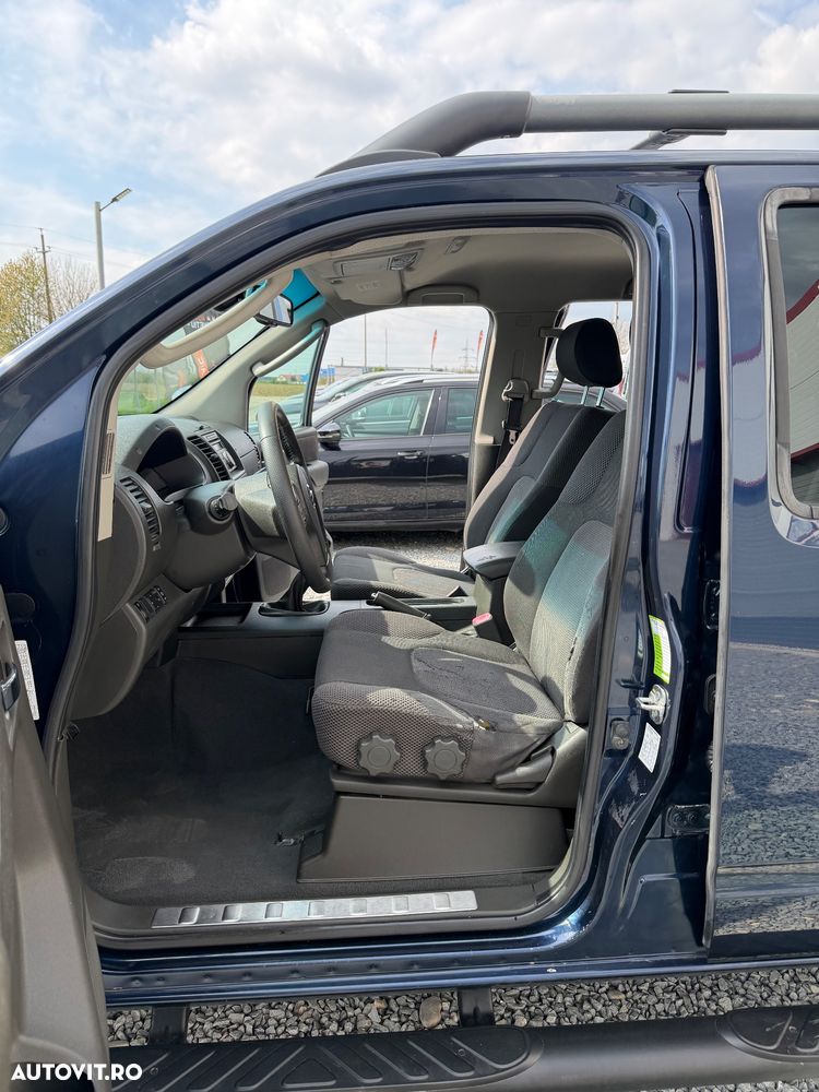 Nissan Navara Premium - 8